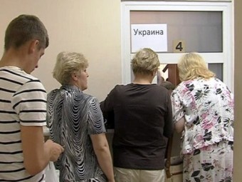 ВИЧ-инфицированным беженцам с Украины позволили оставаться на территории России